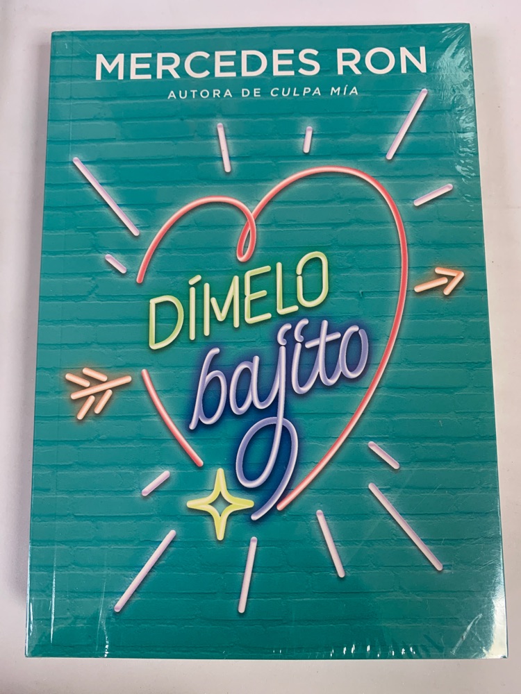 [9789566026525BOOK] Dímelo bajito (Dímelo 1)